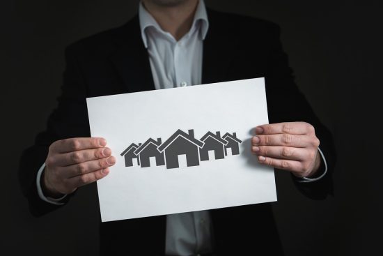 découvrez comment le refinancement hypothécaire peut vous aider à réduire vos paiements mensuels, obtenir de meilleures conditions de prêt et libérer des fonds pour réaliser vos projets. explorez nos conseils et astuces pour maximiser les avantages d'un refinancement.
